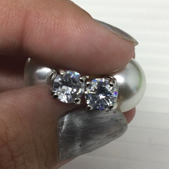 Cristabelle Cubic Zirconia Reversible Earring (G1) - Picture 4 of 8